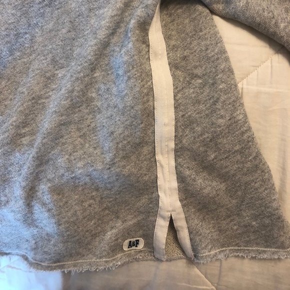 Abercrombie Cropped Sweatshirt - Picture 5 of 6